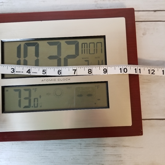 La Crosse Technology Intelligent Weather Forecast Digital Wall/Desk Clock - Picture 10 of 10